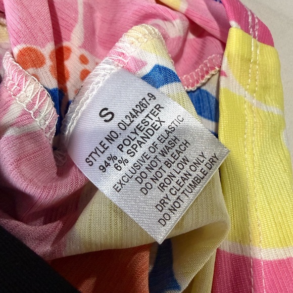 S Floral Multicolor Dress with shorts! 🐣 - Picture 5 of 8